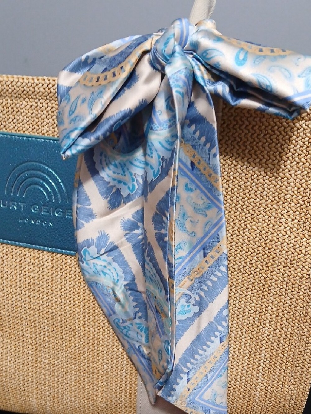 Brand New! Kurt Geiger Large Zip-Top Tote with Blue Accent and Scarf NWT - Picture 13 of 16